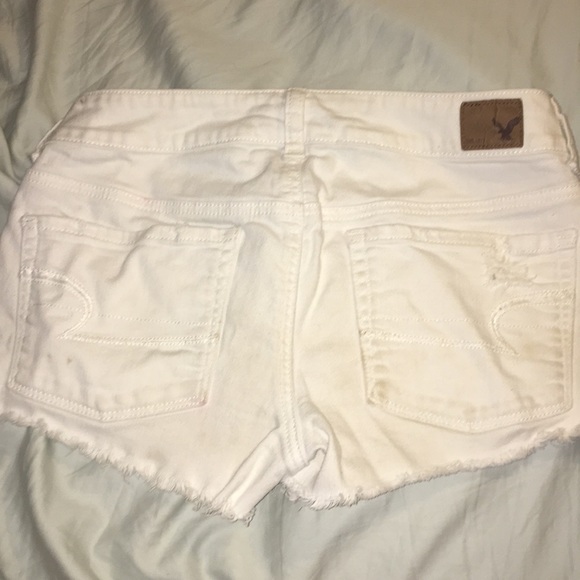 White denim shorts - Picture 2 of 3